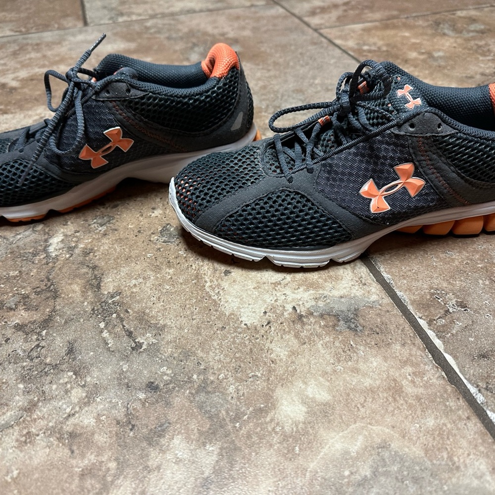 Under Armour Size 9